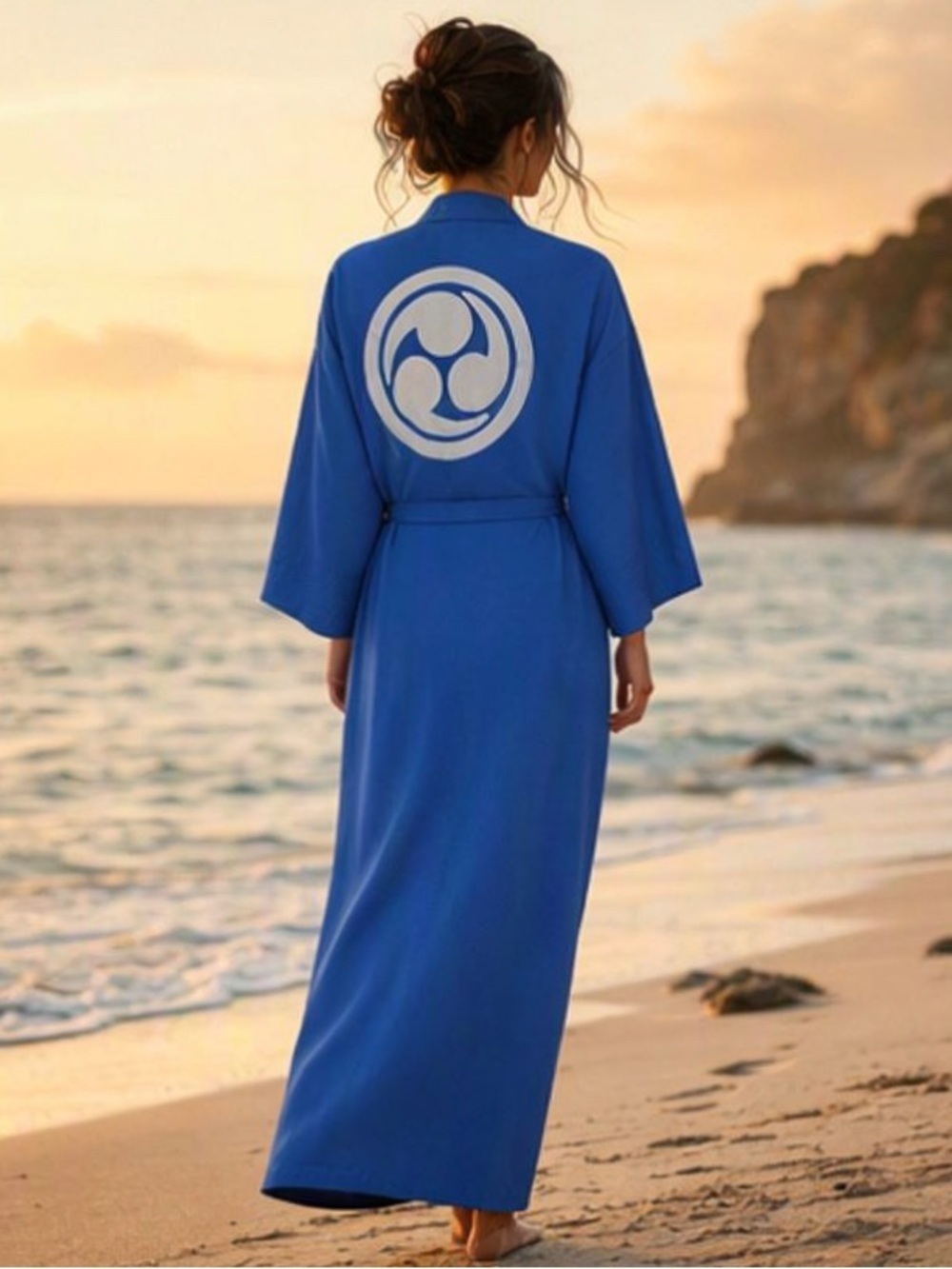🌷 Countess 🌷 Vintage Japanese Mitsudomoe Symbol Robe